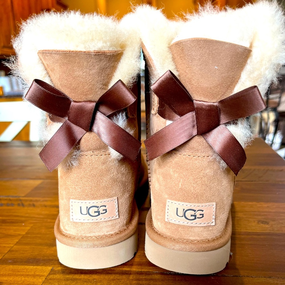 NEW* Mini Bailey bow II UGG boots